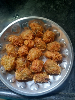 உருளைக்கிழங்கு ஸ்நாக்ஸ்(potato snacks recipe in tamil) செய்முறை முக்கிய புகைப்படம்