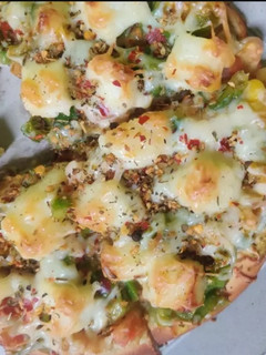 पिज़्ज़ा (pizza recipe in Hindi) रेसिपी मुख्य फोटो