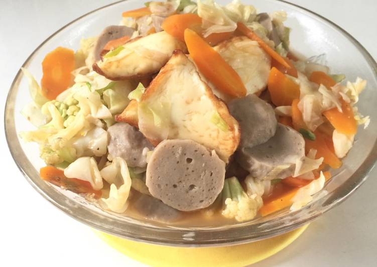 Resep Capcay  putih telur bakso  oleh mo mo Cookpad