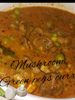 A picture of Mushroom Green peas curry.