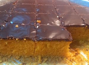 Foto de Bolo de cenoura com calda durinha