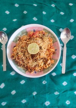 ચણાની ભેળ (Chana Bhel Recipe In Gujarati) રેસીપી મુખ્ય ફોટો