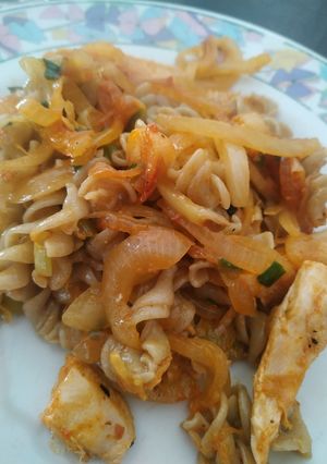 Una foto de Salteado de verduras con fideos de semillas, LIBRE DE GLUTEN