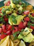Nachos com Cheddar e Guacamole