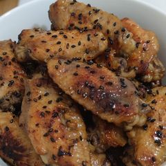 A picture of Plum chan chicken wings.