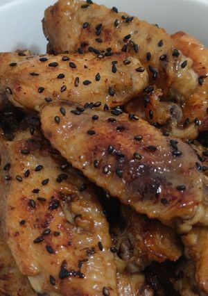 A picture of Plum chan chicken wings.