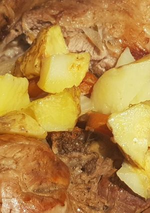 Una foto de Cordero al horno húmedo. Xot rustit humit al forn