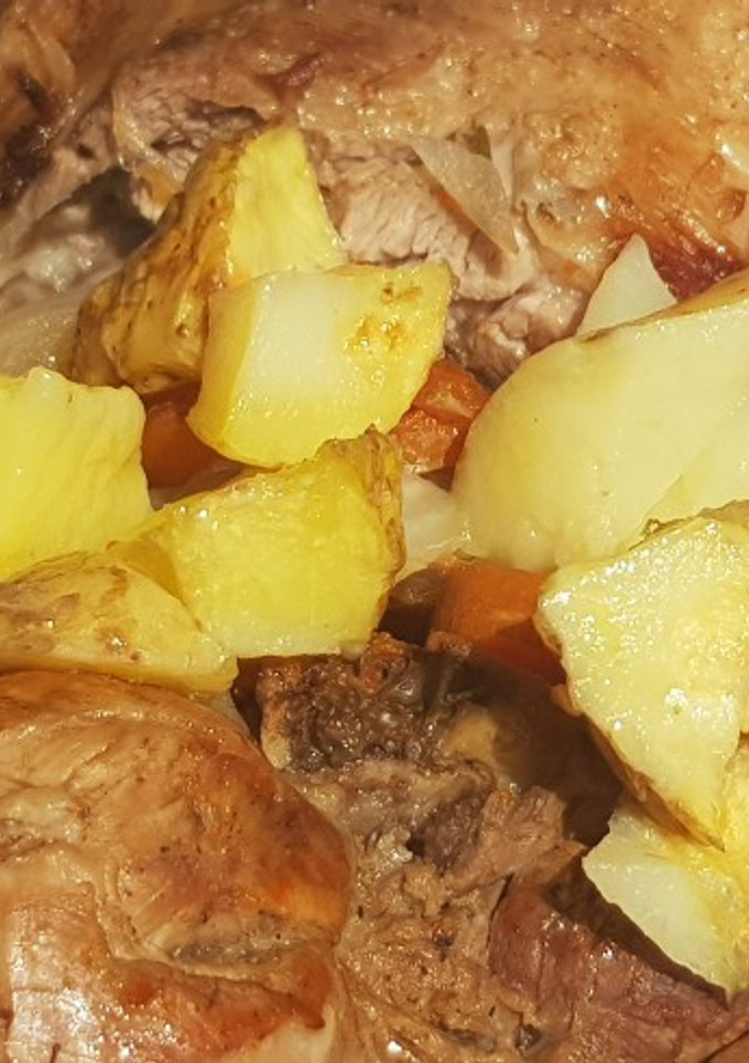 Una foto de Cordero al horno húmedo. Xot rustit humit al forn