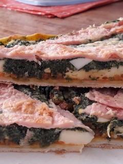 Una foto de Tarta de espinacas y zanahorias con carne