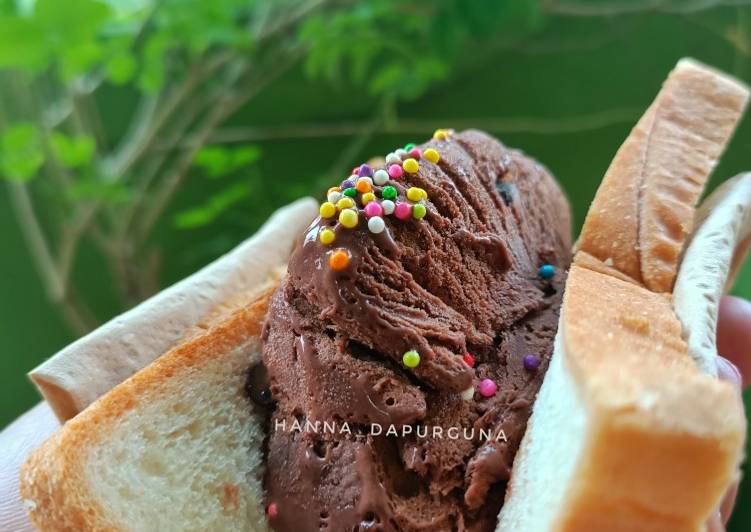 Bagaimana Menyiapkan Ice cream chocolate chips Anti Gagal