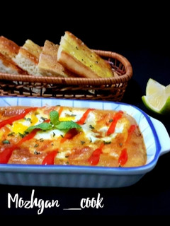 عکسی از دستور سیب زمینی تخم مرغ پنیری با نون بربری خودمپز 😋😍
