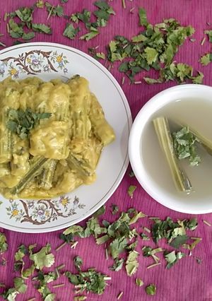 સરગવાની શીંગ નું લોટ વાળું શાક (Drumstick Besan Shak Recipe In Gujarati) રેસીપી મુખ્ય ફોટો