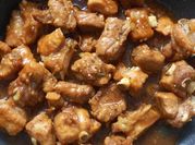 Hình ảnh của thịt heo kho tiêu