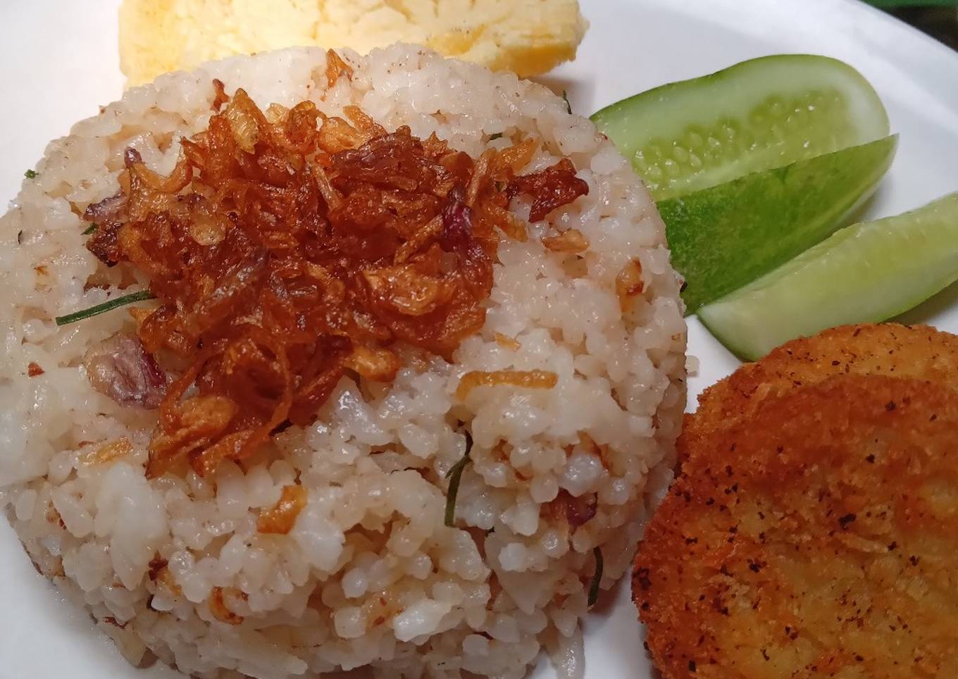 Nasi goreng daun jeruk