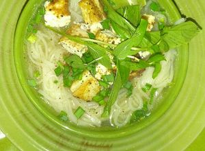 Una foto de Sopa de noodles con tofu