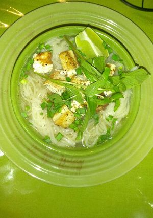 Una foto de Sopa de noodles con tofu