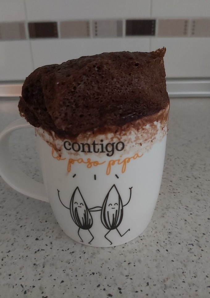Una foto de Bizcocho de chocolate al microondas🤤