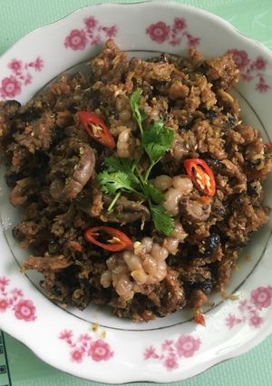 Hình của món Rắn trung xào xả ớt.