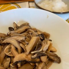 A picture of Mushroom with Japanese sauce.