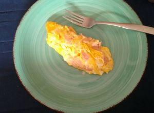 Una foto de Omelette de jamón y queso. ॐ