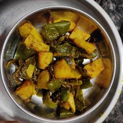A picture of Potato capsicum sabji.