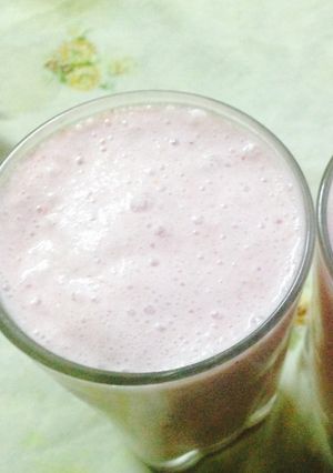 A picture of Strawberry milk shake.