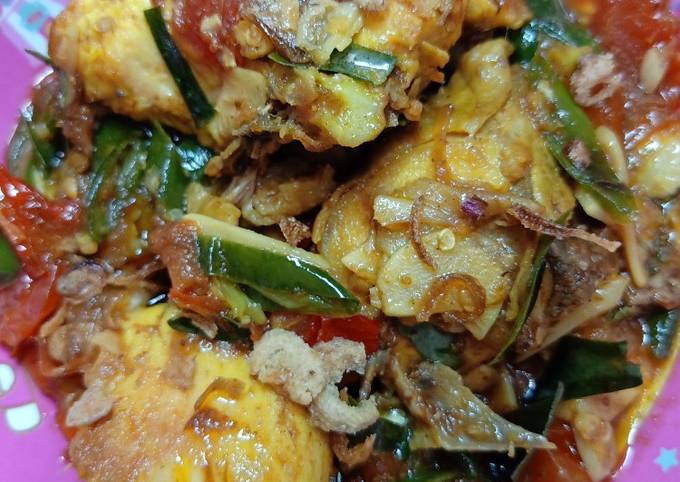 Ayam Cabe Hijau (Bumbu Iris)