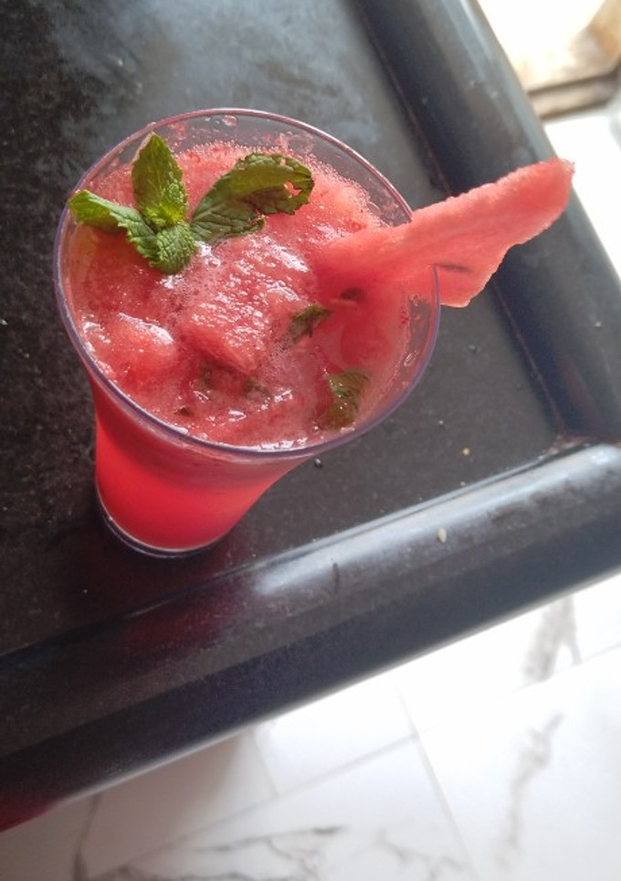வாட்டர் மெலன் மாக்டெயில்(watermelon mocktail recipe in tamil) செய்முறை முக்கிய புகைப்படம்