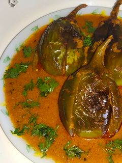 वांगी मसाला करी (vangi masala curry recipe in marathi) रेसिपी चे मुख्य फोटो