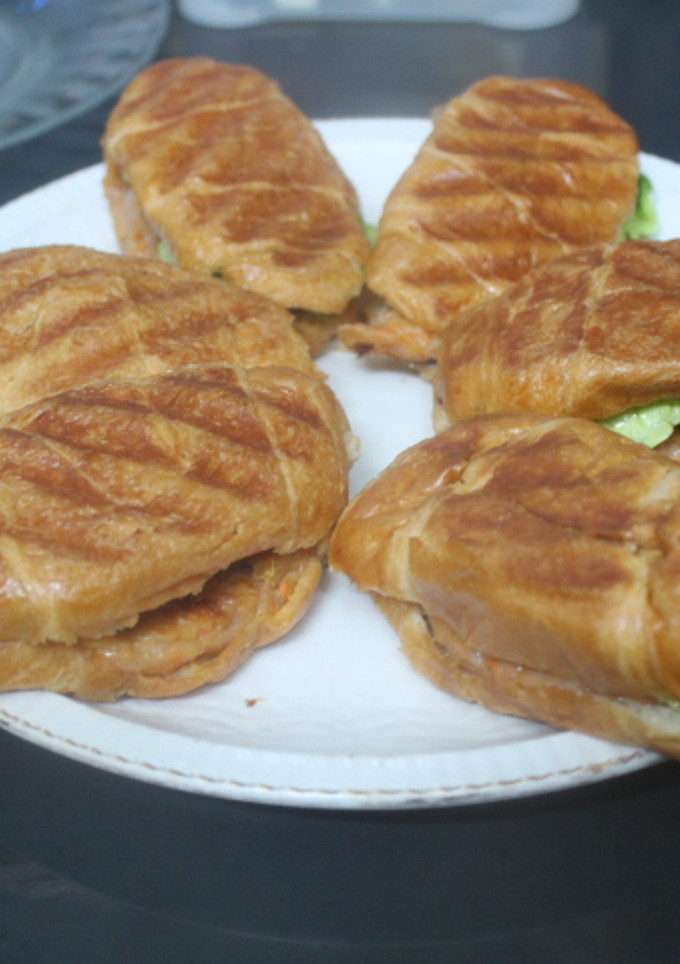 Una foto de Cruasanes con complejo de hamburguesa