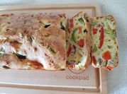 Una foto di funghi zucchine al forno