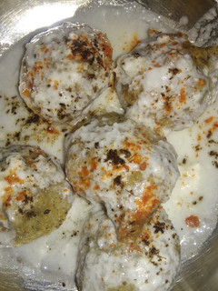 दही बडे(dahi wade recipe in hindi) रेसिपी मुख्य फोटो