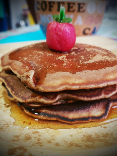 Una foto de Tortitas de manzana y canela