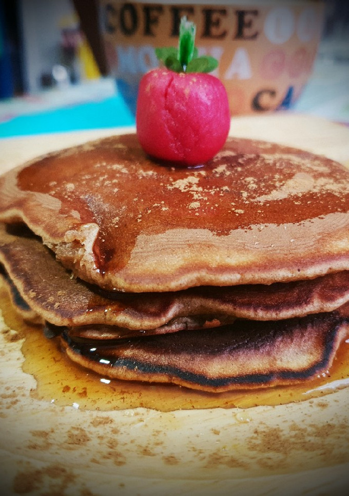 Una foto de Tortitas de manzana y canela