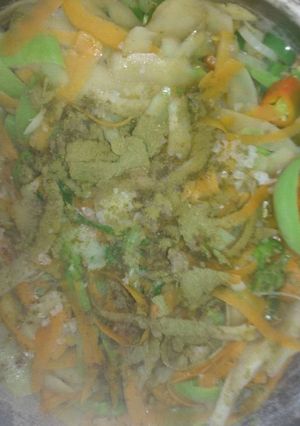 Una foto de Cáscara de chayote, zanahoria y papa