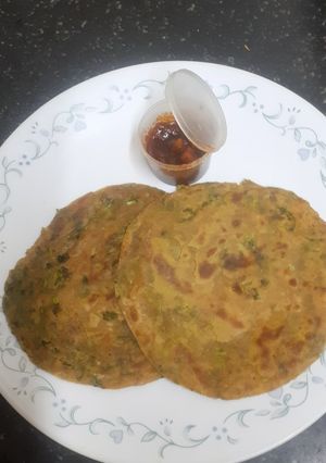 A picture of Coriander lachcha Paratha.