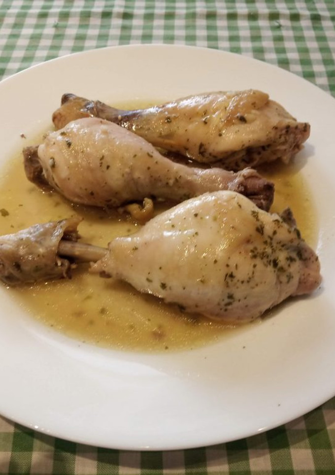 Una foto de Muslitos de pollo al horno