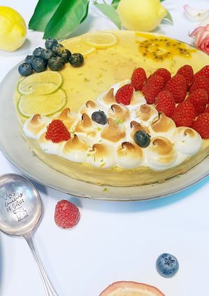 Une photo de Gâteau de crêpes citron meringué