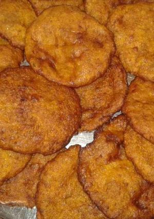 भोपळ घाऱ्या (bhopla gharya recipe in marathi) रेसिपी चे मुख्य फोटो 