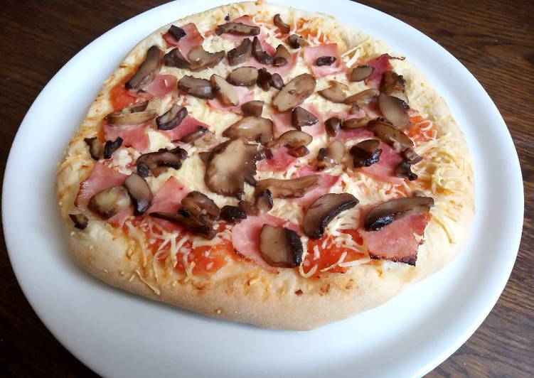 Pizza jambon champignon