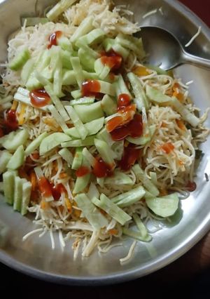 ভেজ চাউমিন (veg chow mein recipe in Bengali) রেসিপির প্রধান ছবি