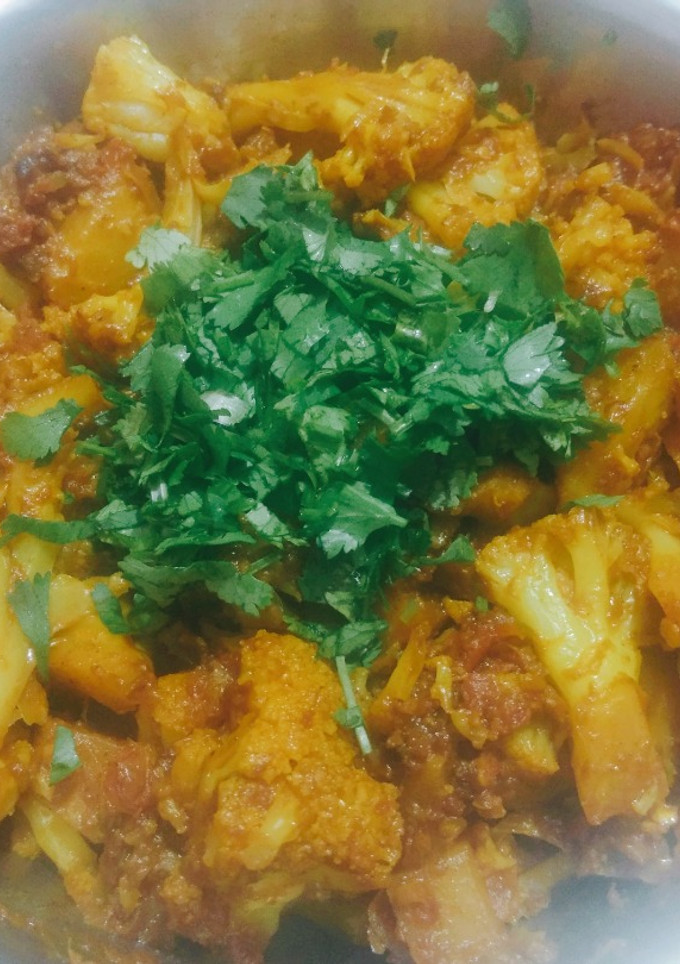 आलू गोभी (Aloo gobhi recipe in hindi) रेसिपी मुख्य फोटो