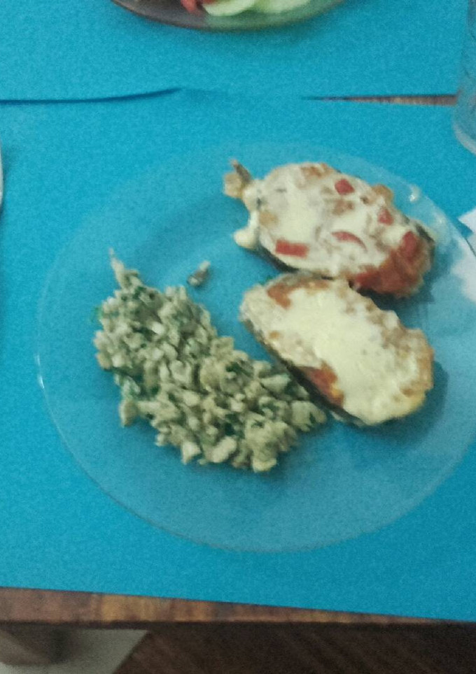 Una foto de Milanesas de Berenjenas al horno con queso y huevos revueltos