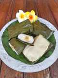 Sumping pisang khas Bali. Lembut & legit