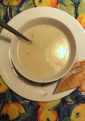 Una foto de Sopa de coliflor a la alcaravea