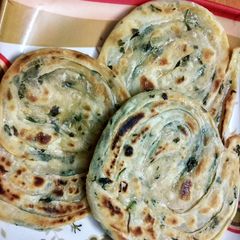 A picture of Dhaniya laccha paratha.