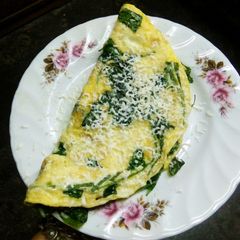 Cheesy spinach omelette A picture of Cheesy spinach omelette.