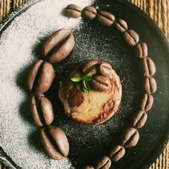 A picture of Cinnamon choco flavoured coffee pudding.