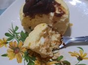 Una foto de flan de huevo
