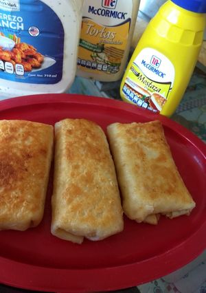 Una foto de Chimichangas de pollo mmm yomi yomi